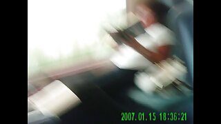 Բիլլ Բեյլի կողմից խենթ շիկահեր Միա Մալկովային շնիկ է ծեծում